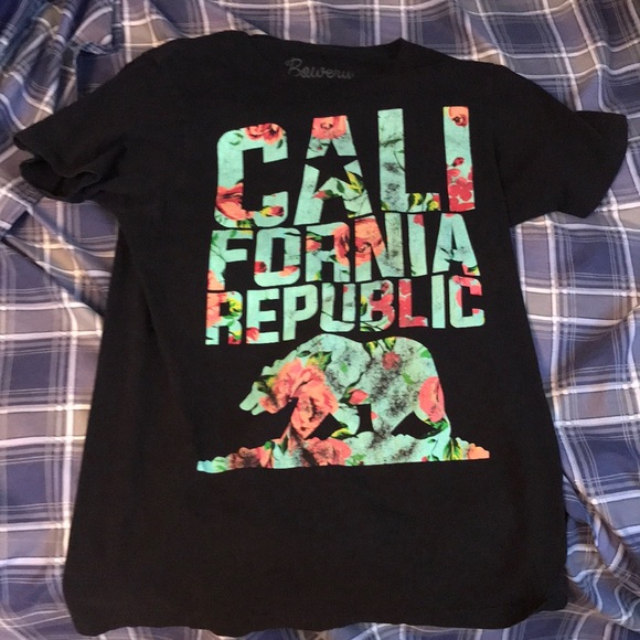 Short Sleeve T-Shirt Men’s Small - Picture 1 of 1